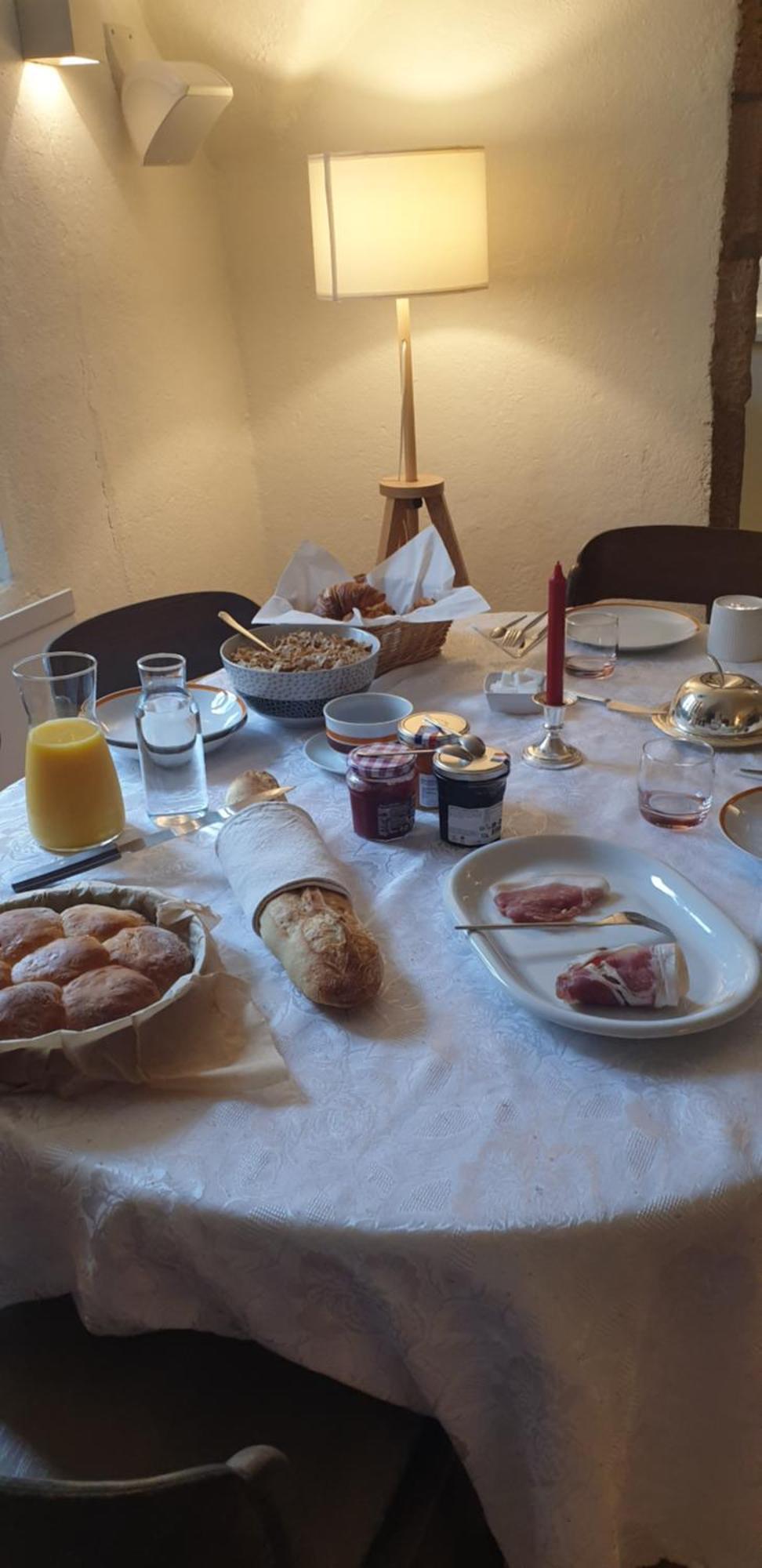La Tour Noble Bed & Breakfast Saint-Saturnin  Ngoại thất bức ảnh